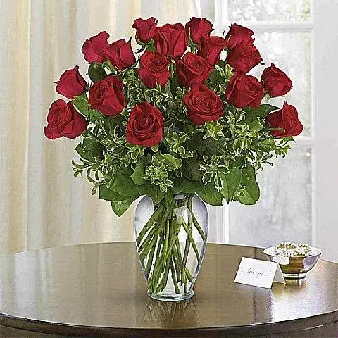 Luxury bouquet with 20 premium red roses for flower delivery Athens free shipping.
