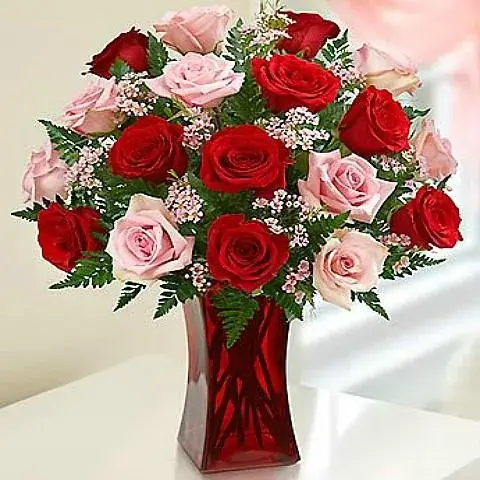 Romantic bouquet with 20 red and pink roses for flower delivery Athens free shipping.