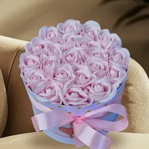 Πολυτελές Flower Box με φρέσκα λουλούδια, ειδικά σχεδιασμένο για δώρο σε θαλάμους μαιευτηρίων όπως το ΙΑΣΩ.