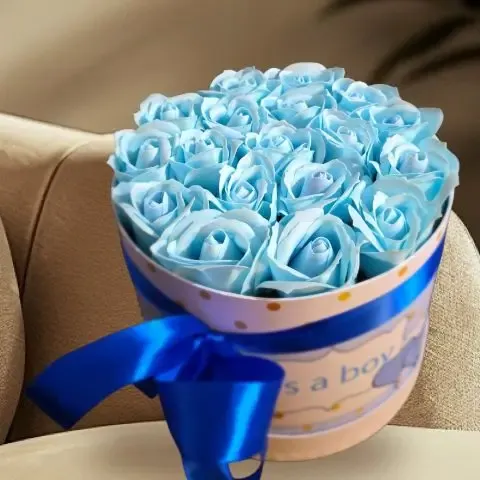 Γαλάζιο floral box για νεογέννητο αγοράκι.