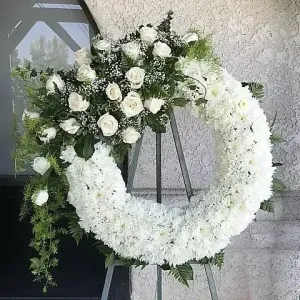 Μεγαλοπρεπή στεφάνια για κηδεία υψηλής floral τέχνης με εγγυημένη έγκαιρη παράδοση στην Αθήνα